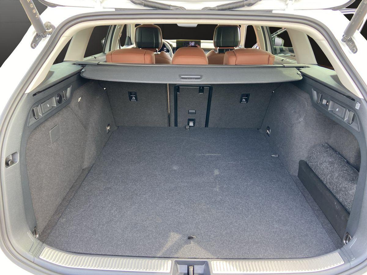 Superb 1.5 TSI iV 150 kW PlugIn Hybrid L&K  Leder Matrix-LED