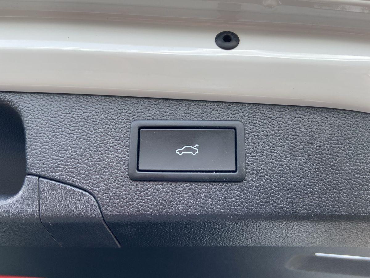 Superb 1.5 TSI iV 150 kW PlugIn Hybrid L&K  Leder Matrix-LED